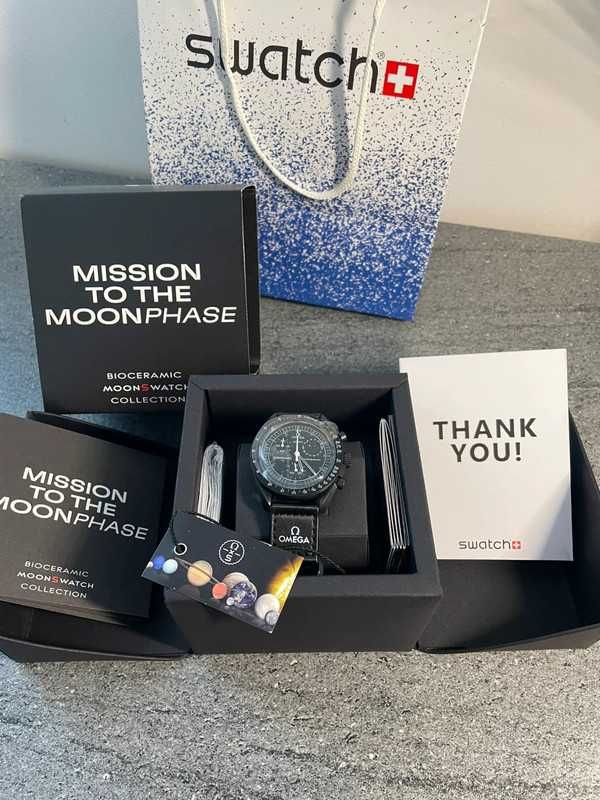 Omega x Swatch Snoopy SO33B700 – Nocna Przygoda na Księżycu