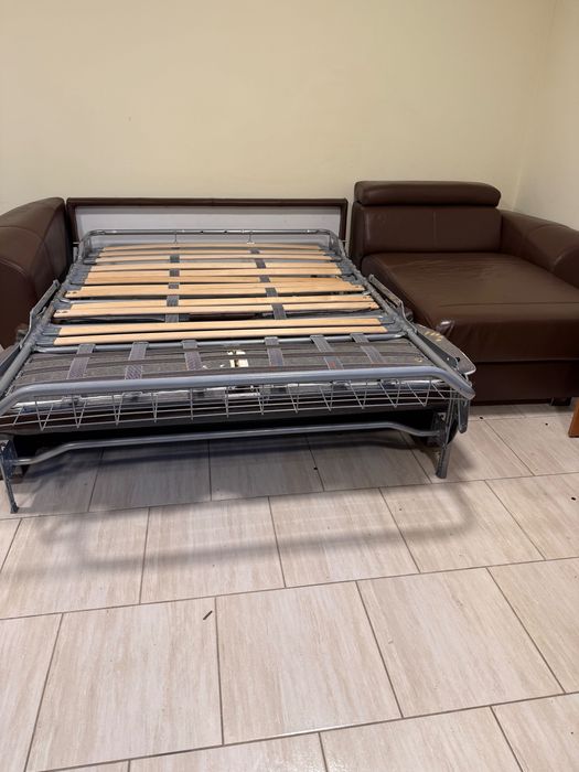 Narożnik skórzany brązowy z funkcją spania