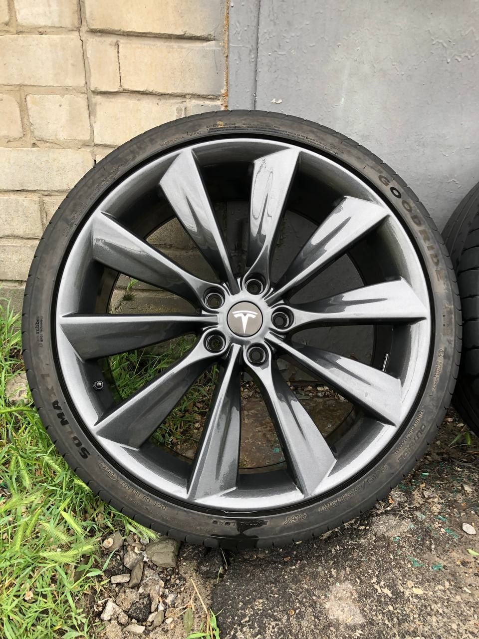 777 Колеса в сборе R21 5/120 265/35 245/35 Tesla Model S