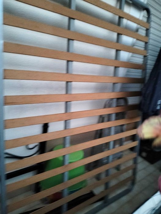 Cama de Ferro preta e estrado de casal