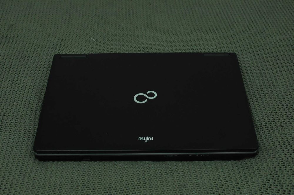Игровой ноутбук Futjitsu H920 (Core i7/ОЗУ 24Gb/640Gb/video 2Gb)