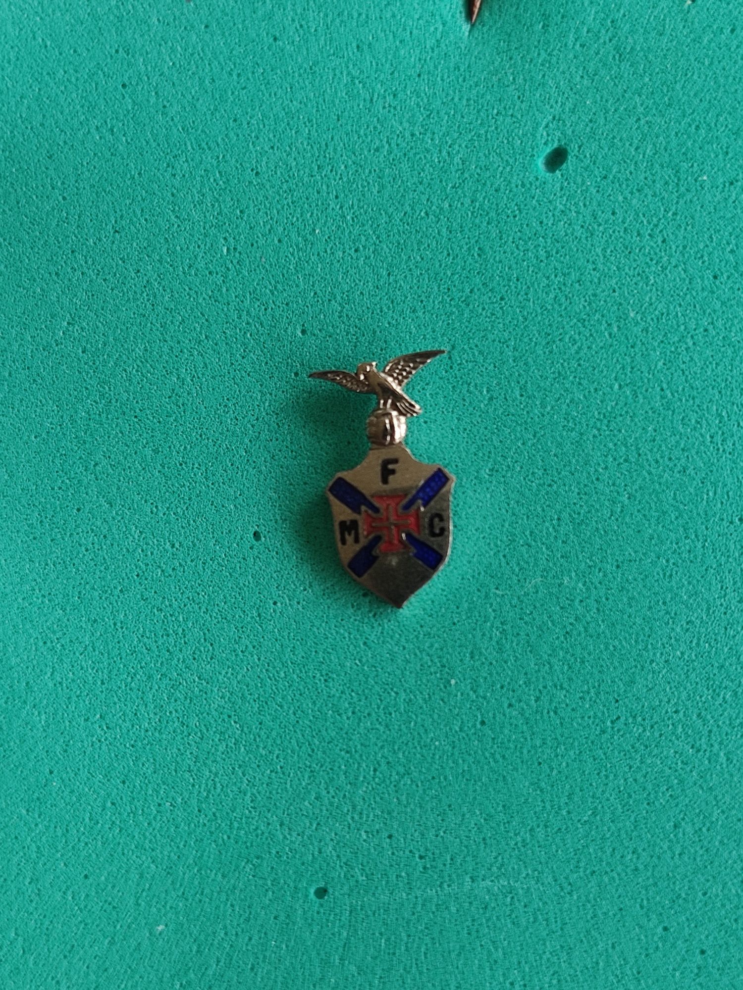 Emblema esmaltado do Marítimo futebol clube São Jorge Açores