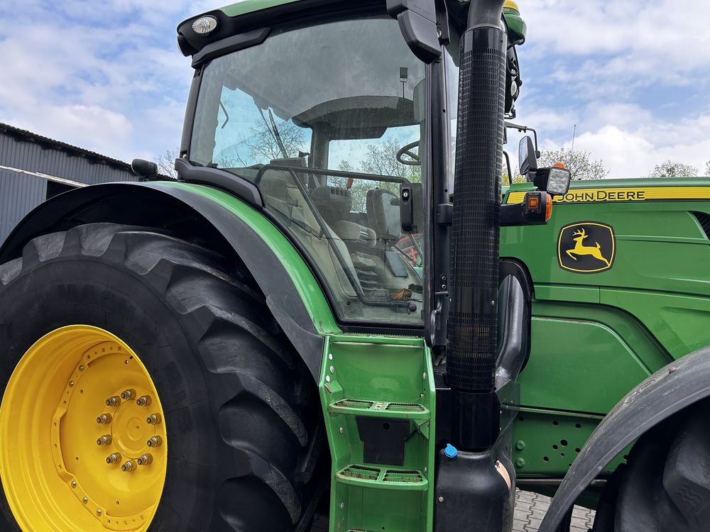 John deere 6210r Niski przebieg, ładny