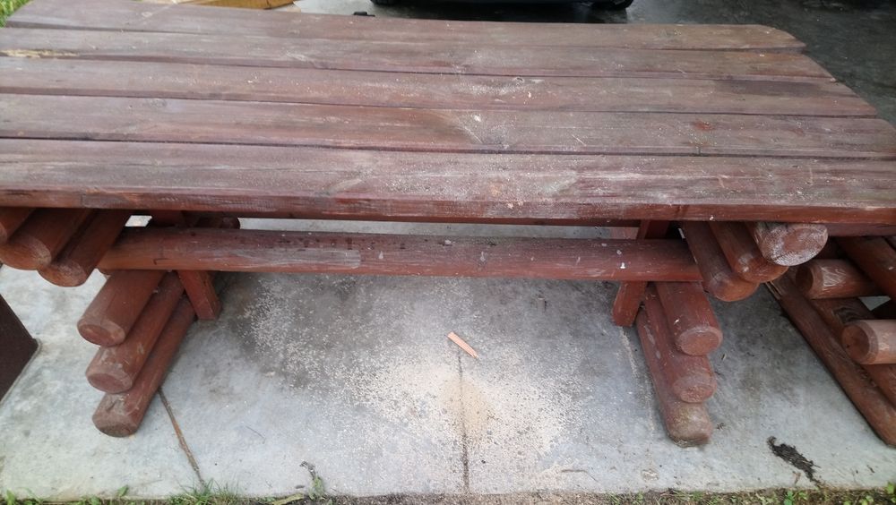 Meble ogrodowe z litego drewna do renowacji