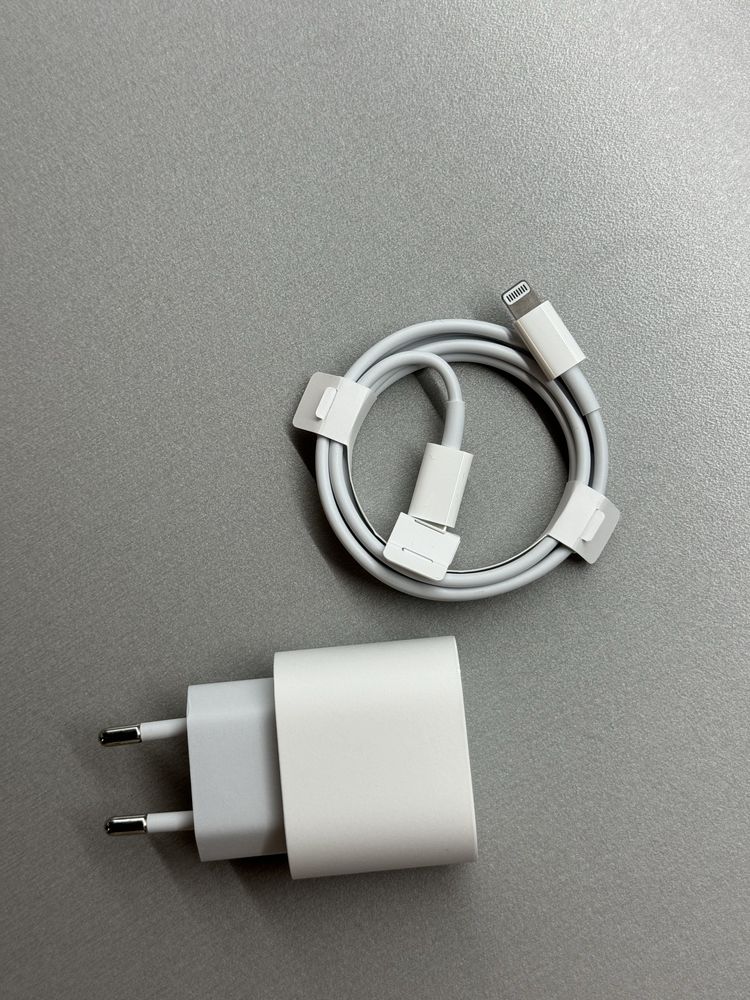 Ladowarka + kabel do iPhone, iPada