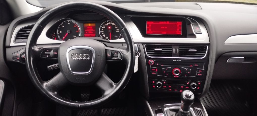 Audi A4 B8 2,0 diesel Xenon Led Nowy Rozrząd