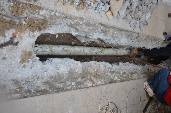 Прокол під дорогами, будівлями. Безтраншейне прокладання труб.