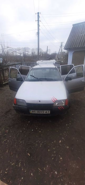 Продам Опель Кадет 1.3