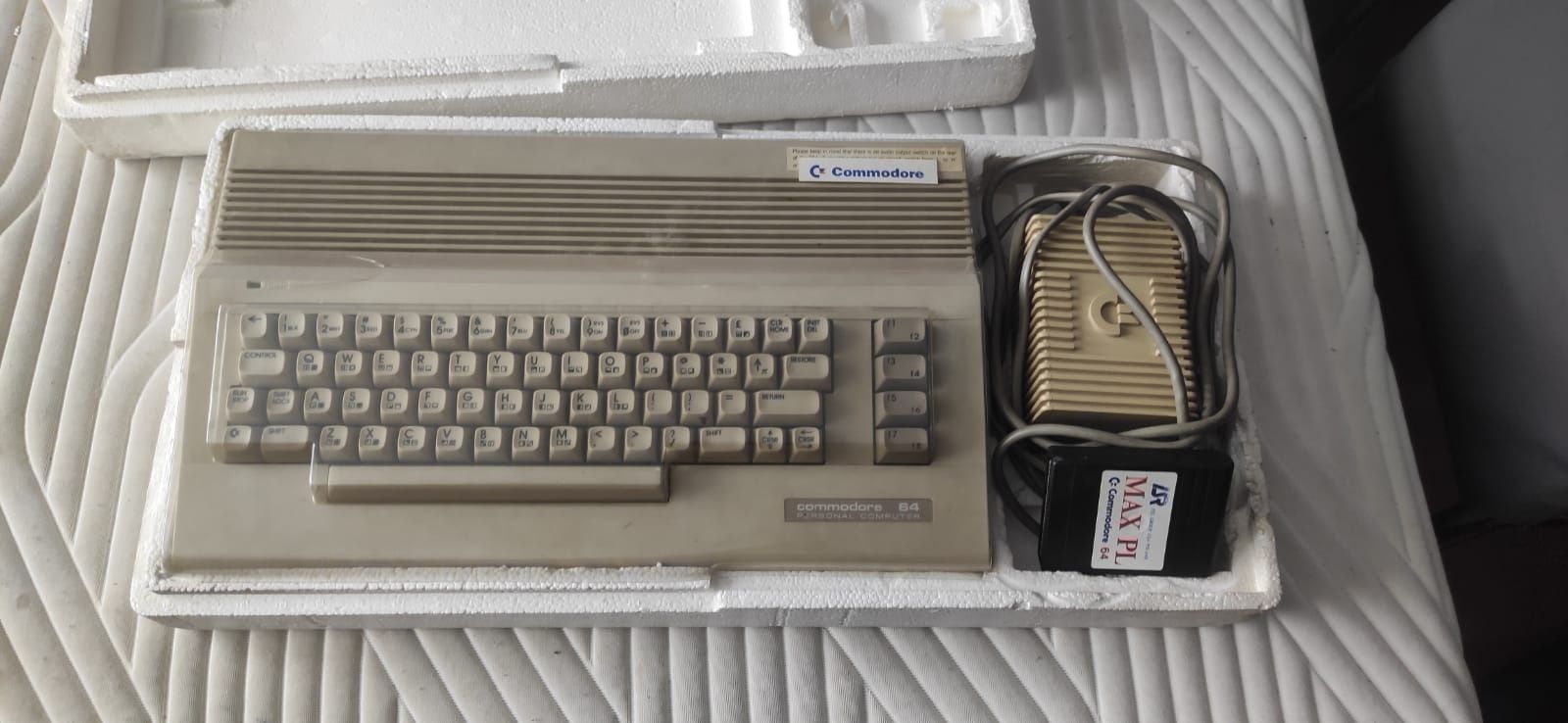 Komputer COMMODORE 64 C64 pudełko oryginalne