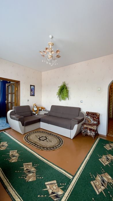 Продаж двох кімнатноі квартири