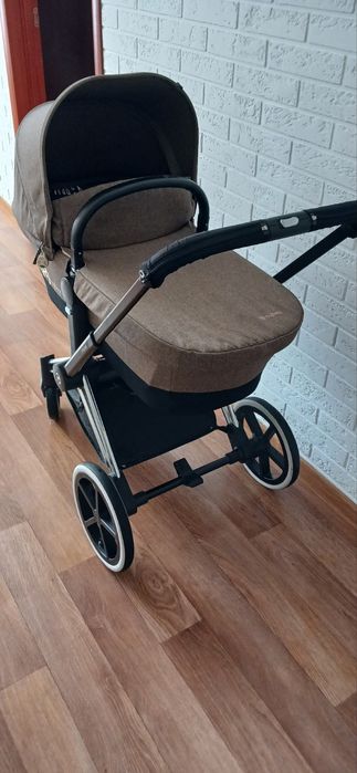 Дитяча коляска в чудовому стані