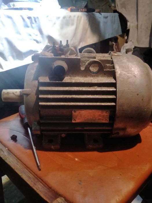 Трєхфазний асинхронний двигатель,380V,на 3 кВт,1410 оборотів в хвилину