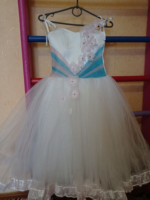 Платье для девочки Бело-розовое с голубым