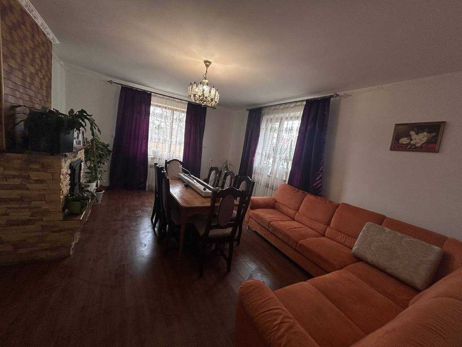 Продається будинок м. Кременець