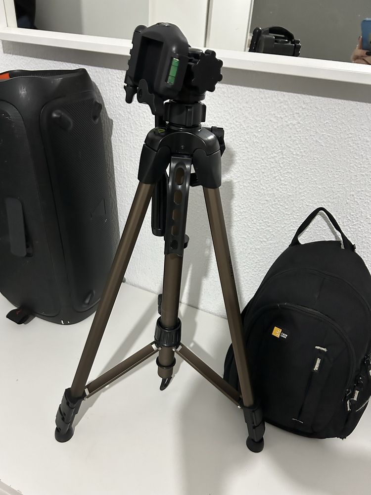 Máquina Fotográfica Nikon D5600+ Mala+ Tripe