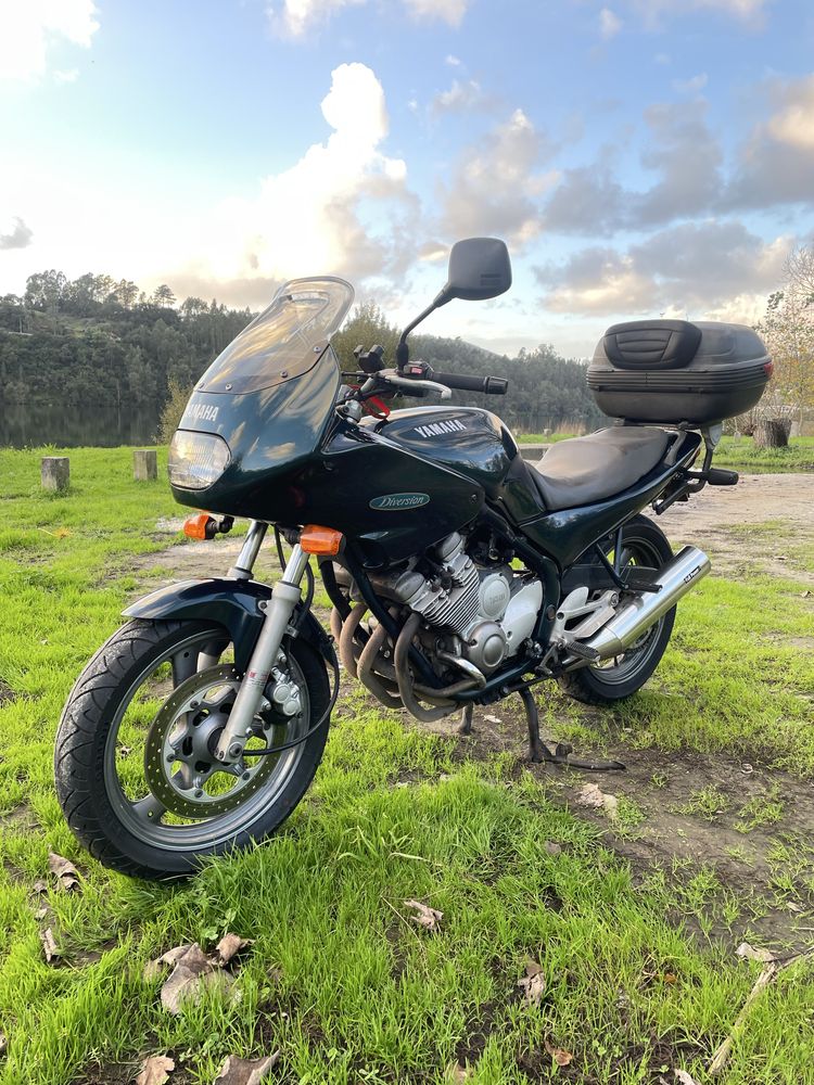 XJ 600 com top case Givi