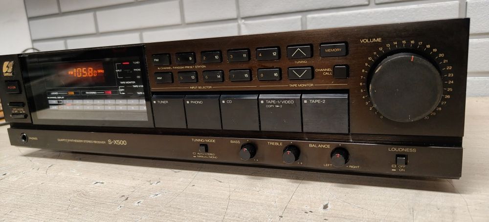 Amplituner SANSUI S-X500. Stereo