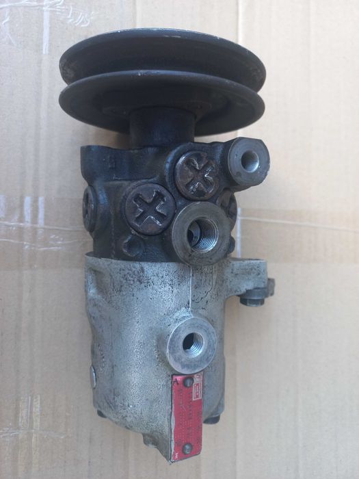 Насос гідропідсилювача руля Audi 100 C3 (під реставрацію)