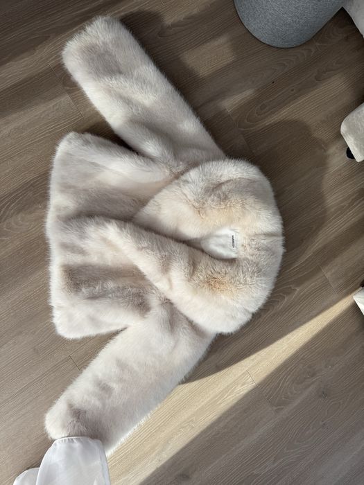 Продам шубку з капішоном