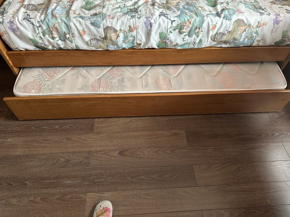 Quarto criança - cama + secretaria
