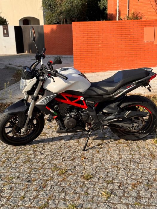 Benelli 302 S – 2016 – 30.000 km – Carta A2

Oportunidade! Vendo Benel