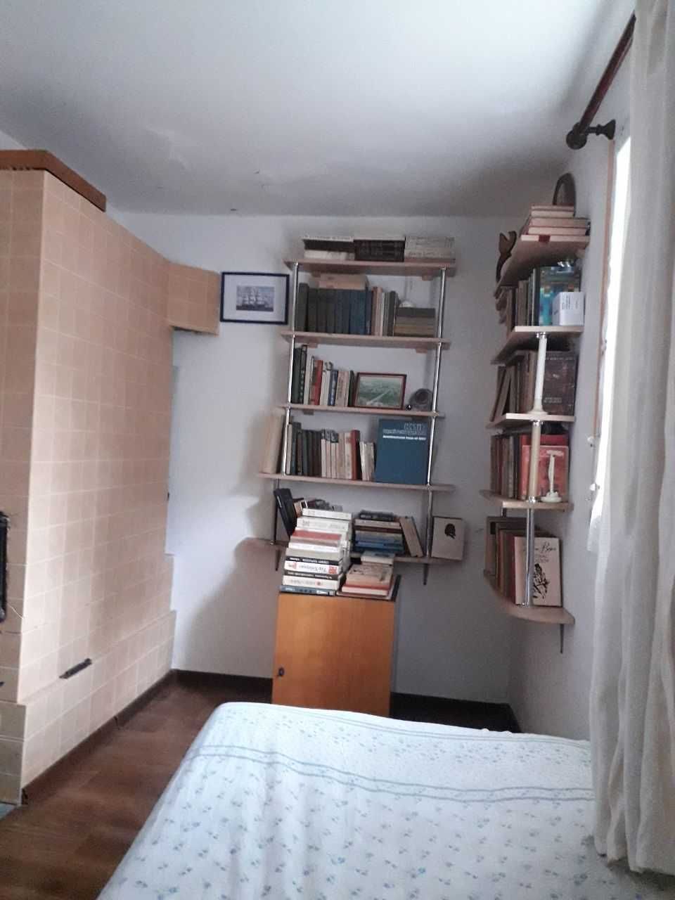 Продається хата у с.Яруга, для літнього відпочинку,  "заходь і живи".