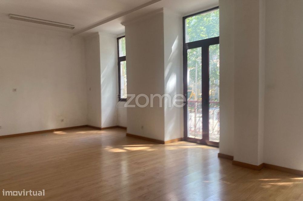 Escritório localizado na Avenida Sá da Bandeira em Coimbra