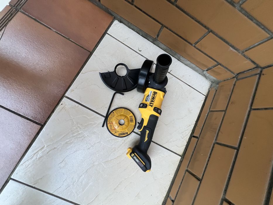 DeWALT DCG418 FLEXVOLT 60V Безщіткова болгарка УШМ 115-150 MM