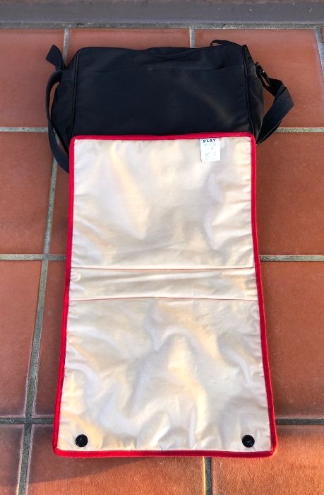Saco muda e porta fraldas de viagem fraldario