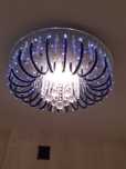 Lampa sufitowa ładnie wykonczona