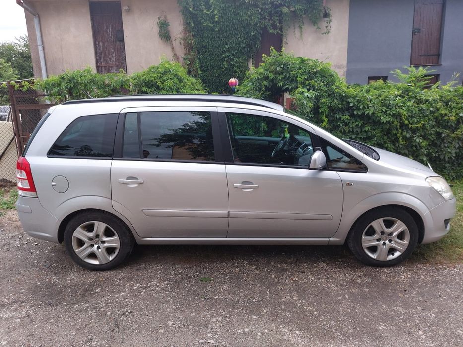 Opel zafira 2010 1.7 dtj 7 osób