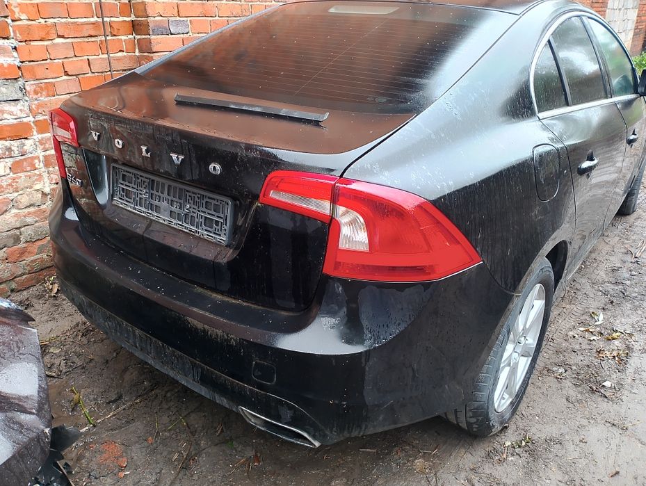 Volvo S60 Klapa Lampy drzwi kokpit fotele błotnik zderzak alufelgi