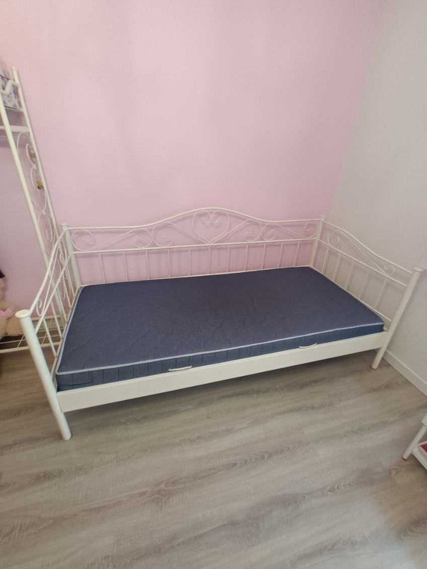 Metalowe łóżko z materacem 200x90