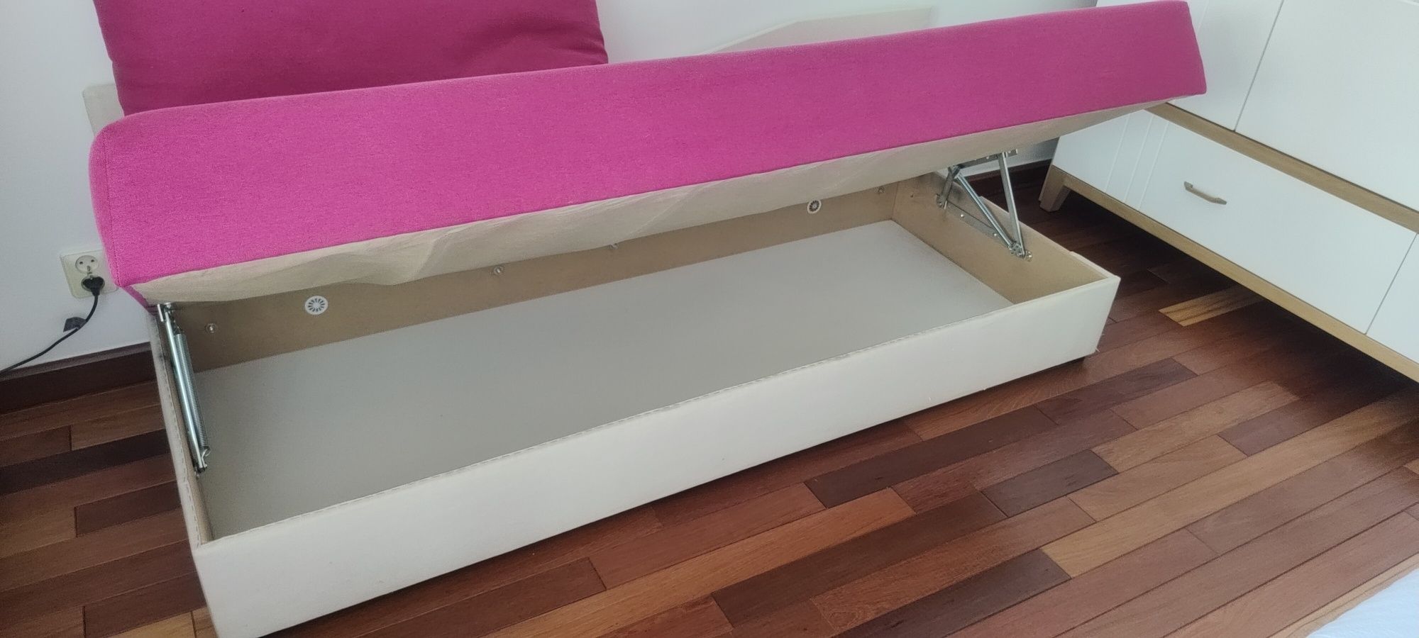 Tapczan dziecięcy/młodzieżowy BRW z dużym pojemnikiem na pościel