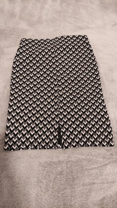 Sprzedam spódnice Reserved S