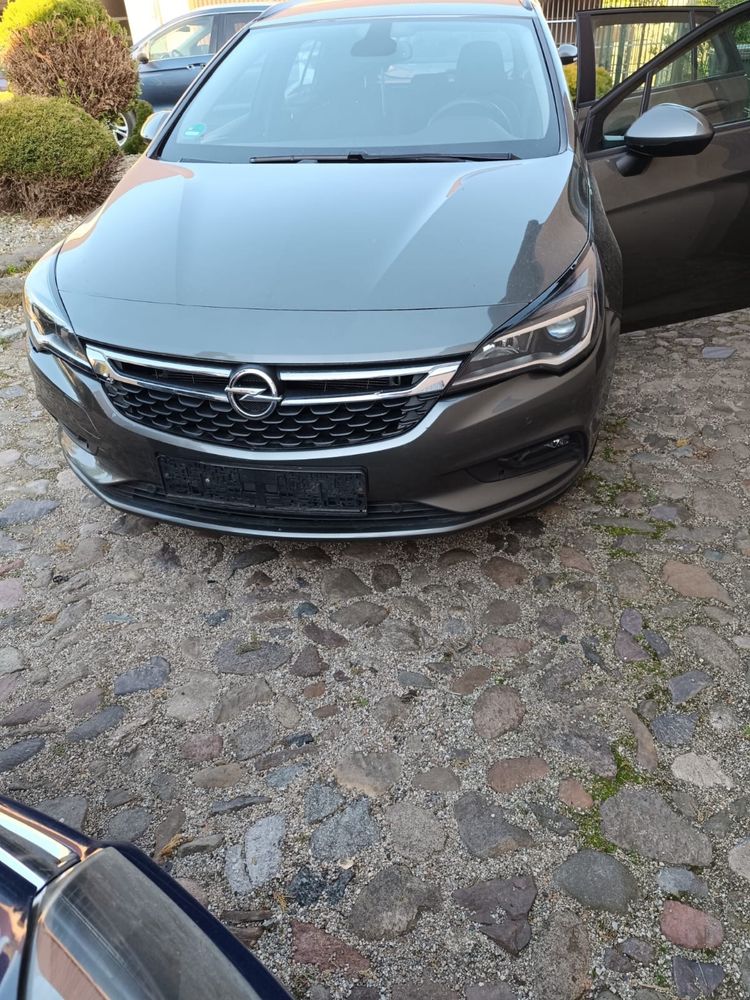 Opel astra 2019 rok