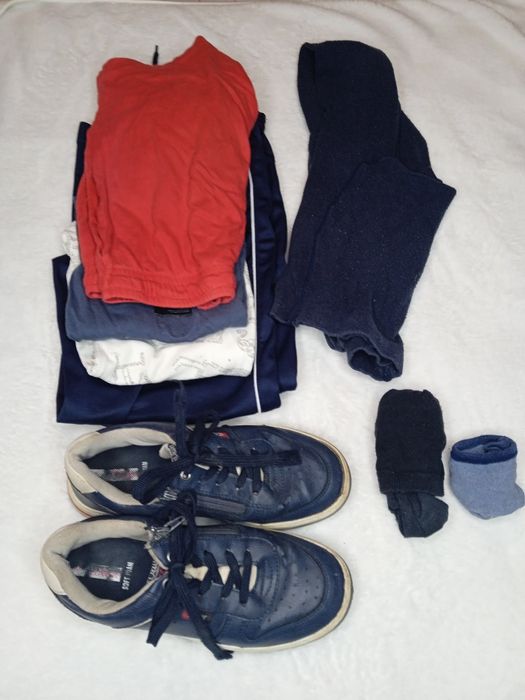 Одяг і кеди на хлопчика 7-8 років