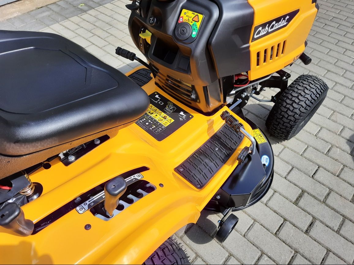 NAJNOWSZY Traktorek Kosiarka CUB CADET 15KM Pompa LT2 NR92 z Koszem