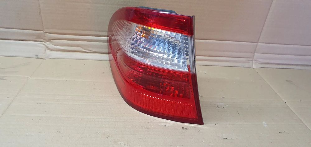 Lampa lewy tył tylna lewa Mercedes E-Klasa W211 Kombi A2118201164