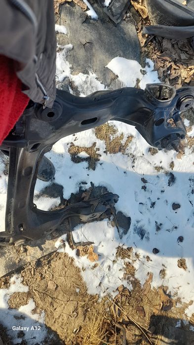 Подрамнік +КПП  Ауди 100 С3(2.2;2.3)