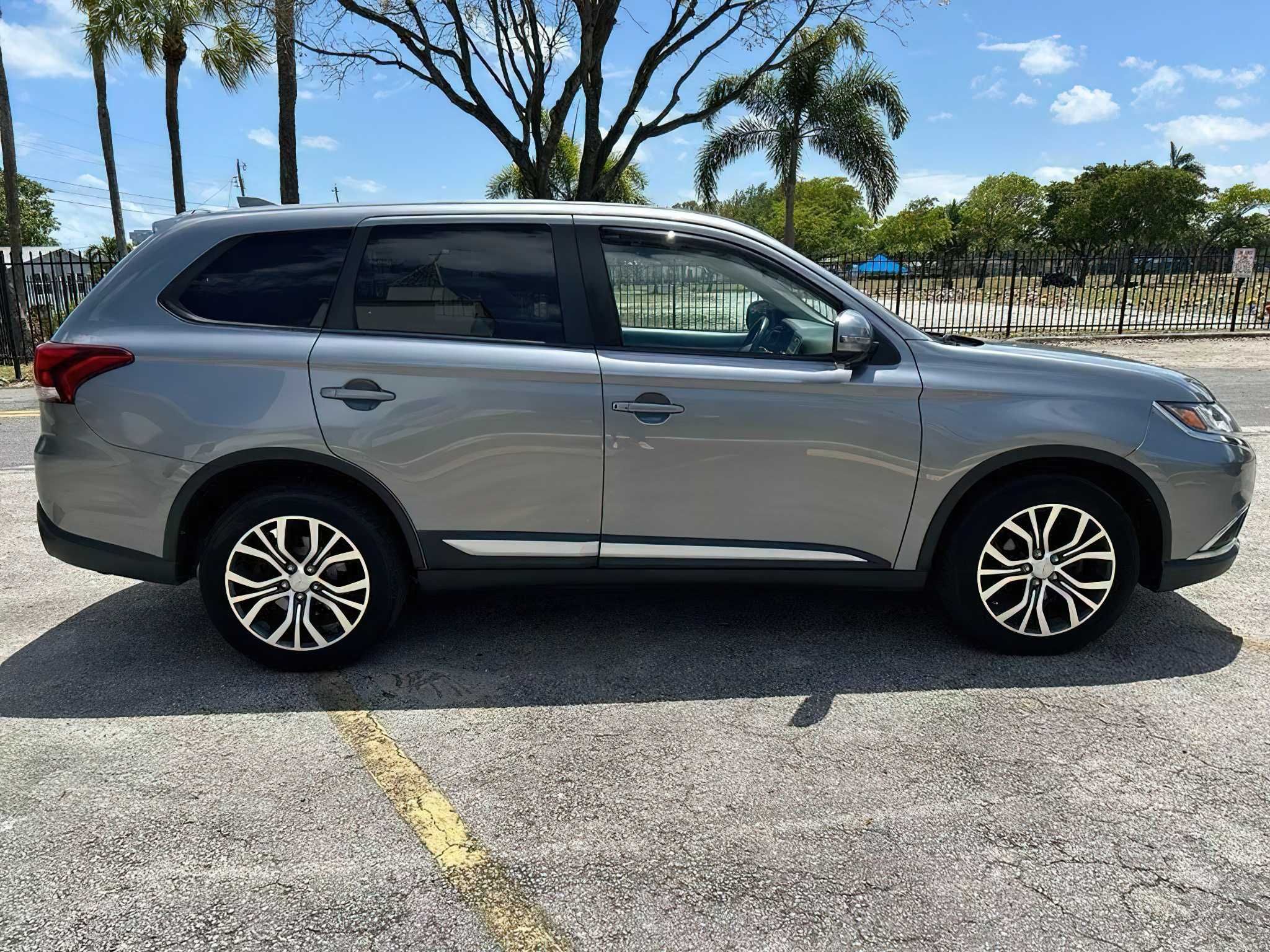 Mitsubishi Outlander 2017 SE 2.4