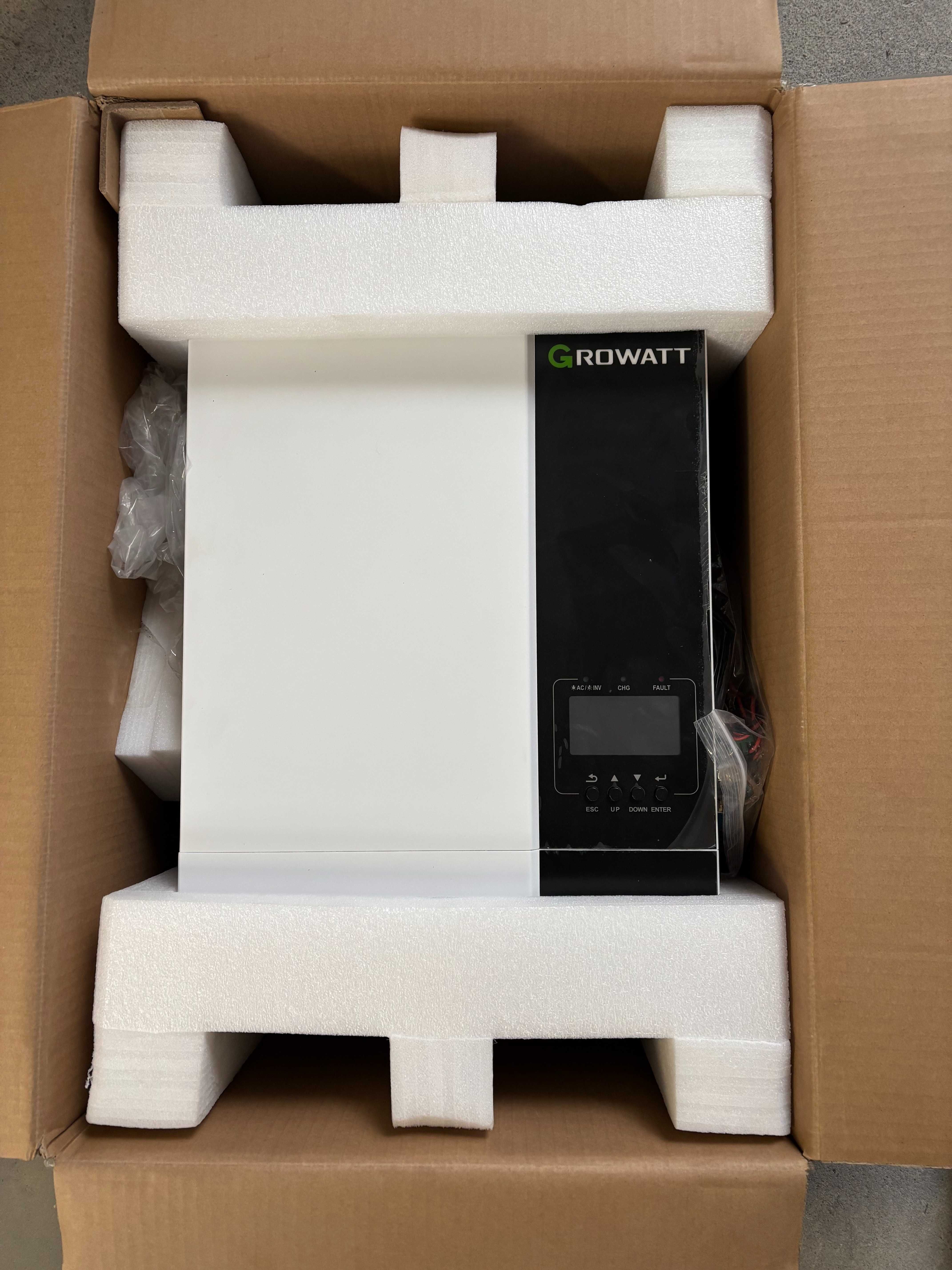 Aкумуляторні інвертори для сонячних систем OFF-GRID Growatt SPF 5000ES