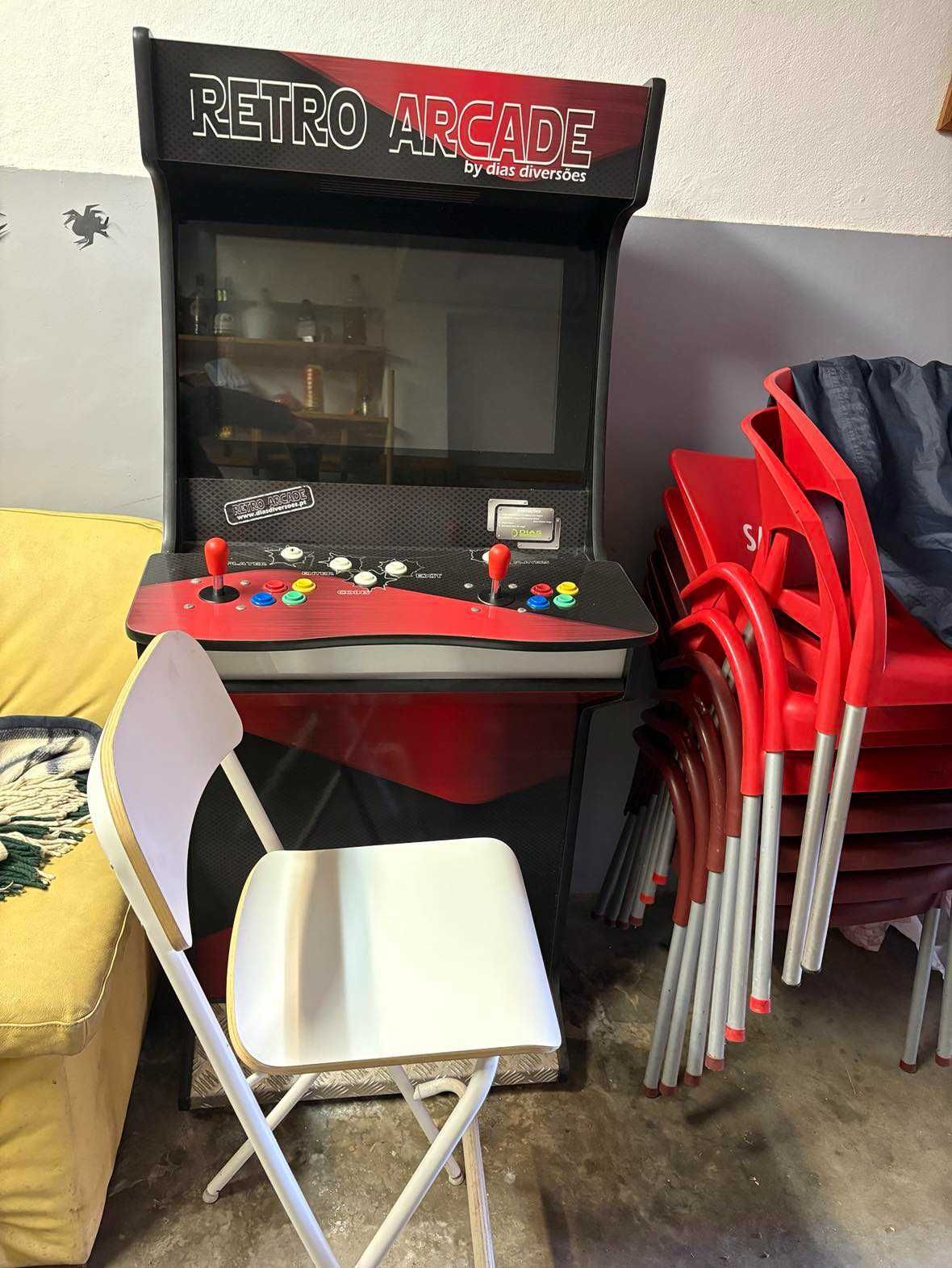 Vendo retro arcade com cadeira