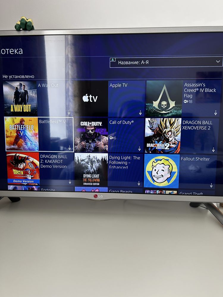 Продам Play station 4 + 100+ игр на Аккаунте