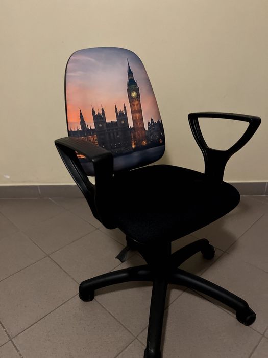 Krzesło do biurka na kółkach – wygodne, regulowane