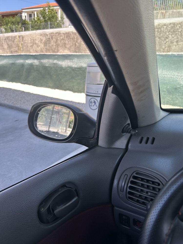 Peugeot 206 1.1 Gasolina – 2002 – Preto