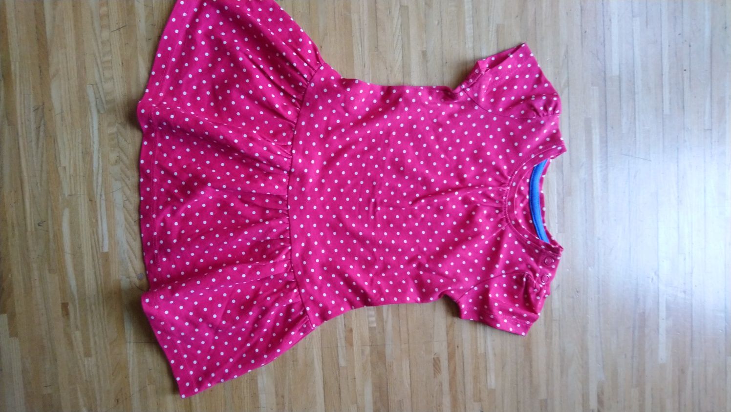 Mothercare czerwona sukienka w kropki 74