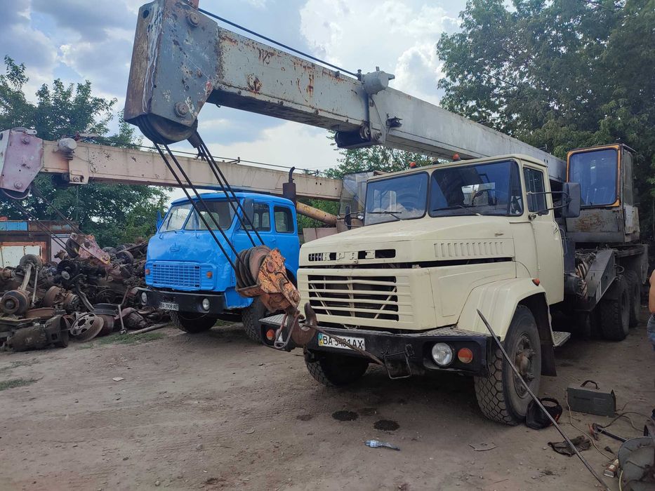 Автокран 10т на базі автомобіля КРАЗ