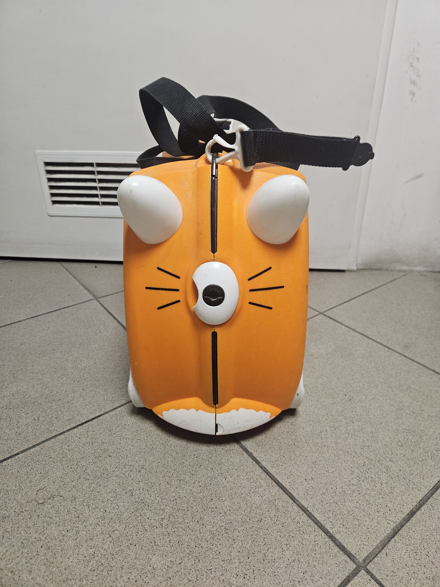 Jeżdżąca walizka jeździk Trunki