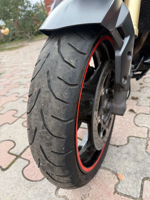 Suzuki GSR750 yoshimura